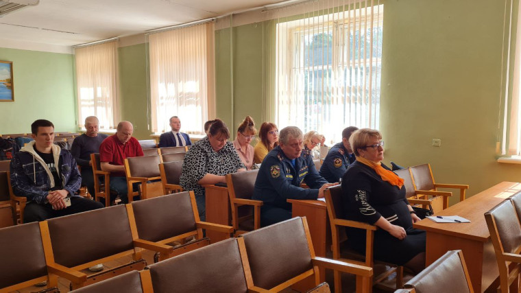 В Кировской области вакцинировали более 30 тыс. голов домашней птицы. В Кировской области вакцинировали более 30 тыс. голов домашней птицы.